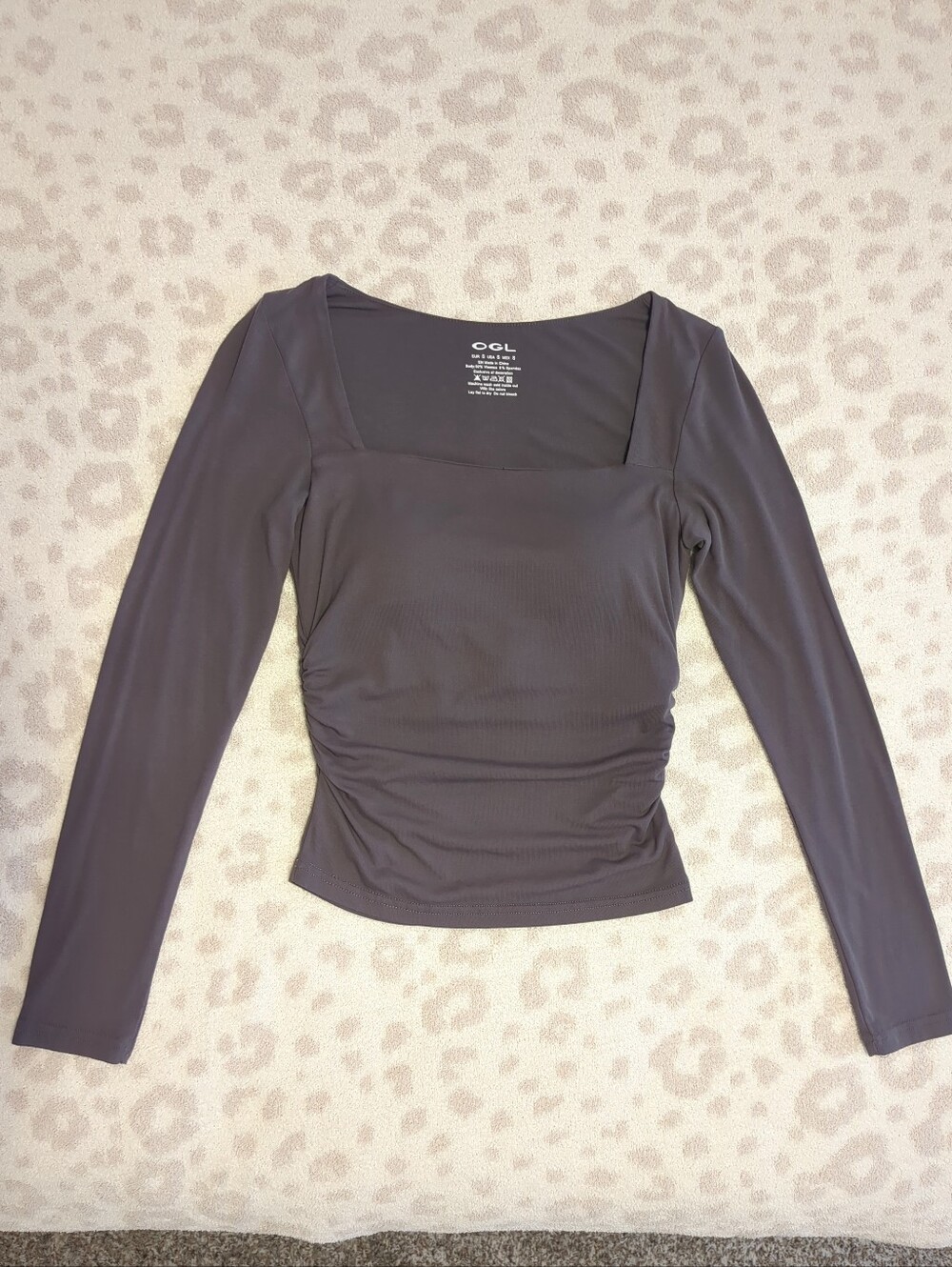 OGL Built In Bra Dove Gray Top Square Neck Long Sleeve Ruched Sides Soft Small